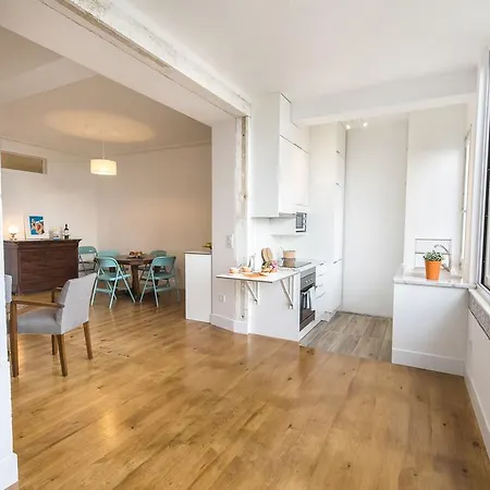 Apartman Lovelystay Luminous Flat W River View